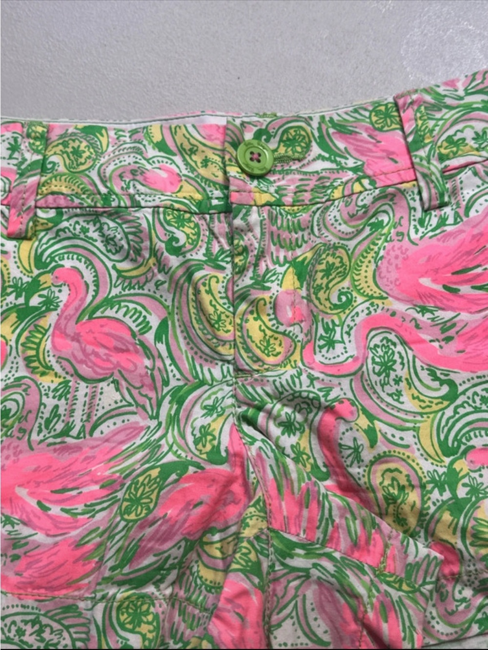Lilly Pulitzer Pink & Green Flamingo Print Women’s Shorts - Picture 2 of 3